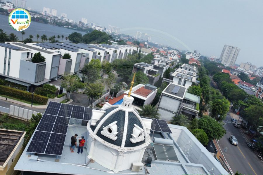 Lắp Điện Năng Lượng Mặt Trời – Bảo Hành Hiệu Suất Đến 30 Năm