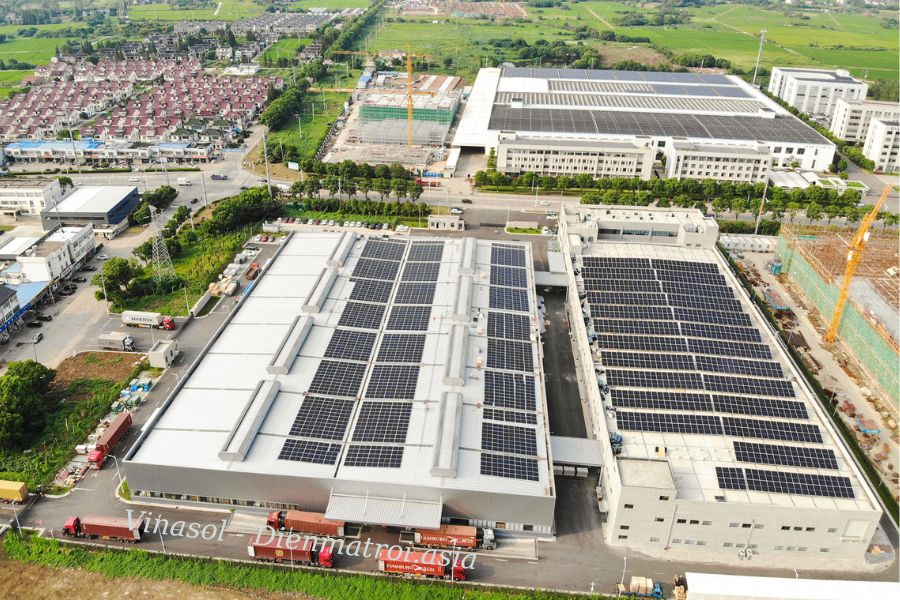 Toàn cảnh 1 nhà máy sản xuất tấm năng lượng mặt trời Leapton