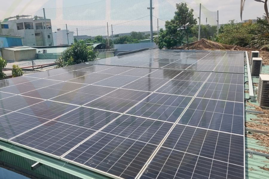 Đầu tư 100kw điện mặt trời lắp trên mái tôn có chi phí rẻ hơn
